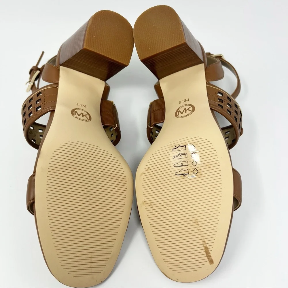 Michael Kors Izzy T Strap Sandal